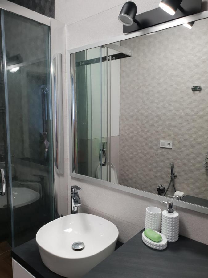 Nyvky Like Home - Fayna Town - Apt 398 Kiev Esterno foto